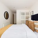 The Walworth Hideout - Elegant 2Bdr Flat